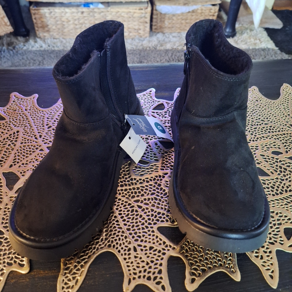 Universal Thread Black Faux-Suede Kids Ankle Boots with Side Zip